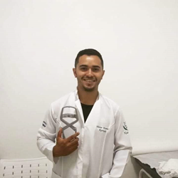 VICTOR VICENTE QUEIROZ