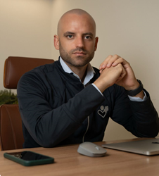 Dr. Douglas Nunes